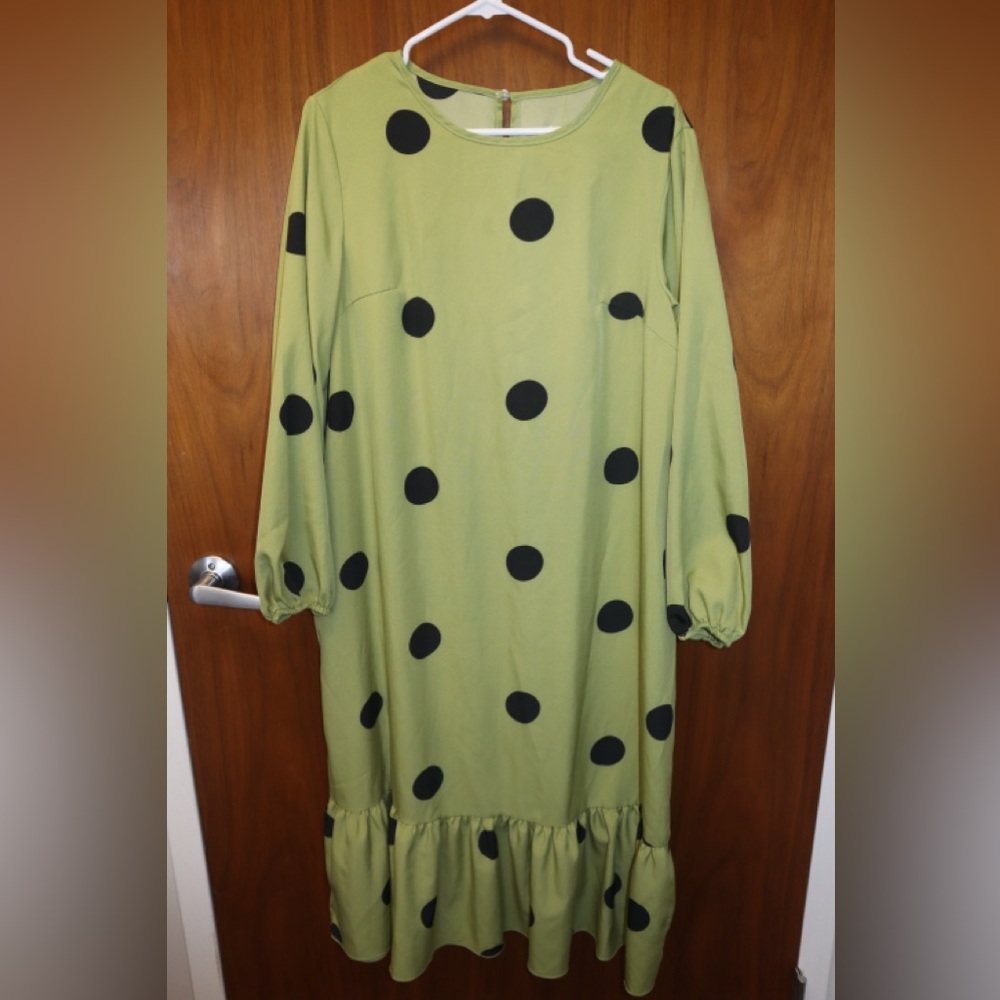 SHEIN Green Maxi Dress with Black Polka Dots